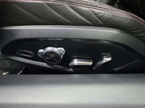 Used 2017 Audi R8 V10 w/ Carbon Exterior Package image 34