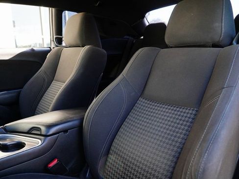 Used 2019 Dodge Challenger SXT RWD image 16