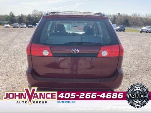 Used 2007 Toyota Sienna CE image 7
