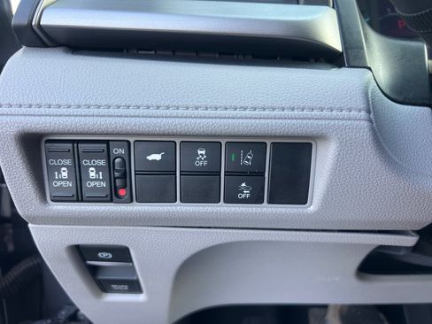 Used 2018 Honda Odyssey EX-L image 28
