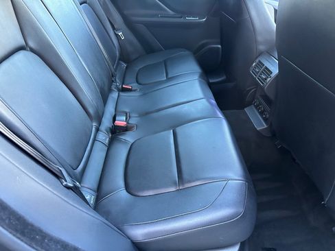 Used 2019 Jaguar F-PACE Premium image 20