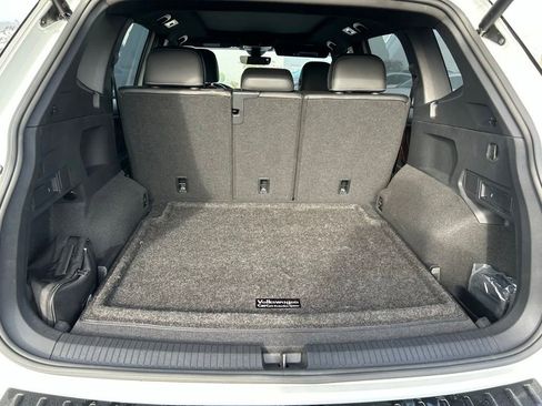 Used 2024 Volkswagen Tiguan SEL R-Line image 63