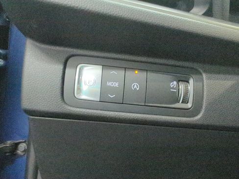 Used 2024 Chevrolet Traverse LT w/ Enhanced Driving Package FWD image 13