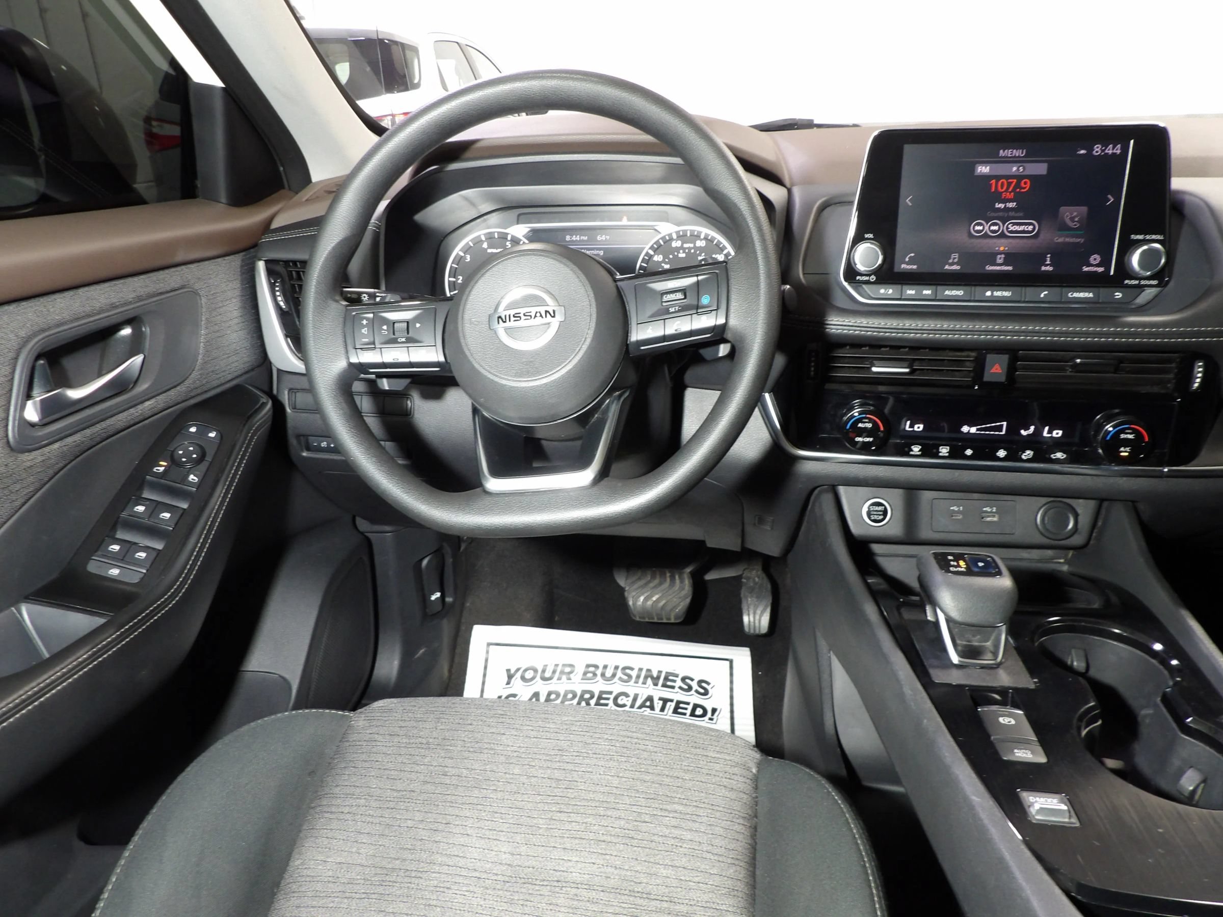 Used 2021 Nissan Rogue SV FWD image 10