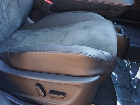 Used 2023 Nissan Ariya FWD image 12