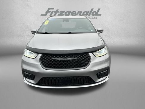 Used 2021 Chrysler Pacifica Limited w/ S Appearance Package image 2