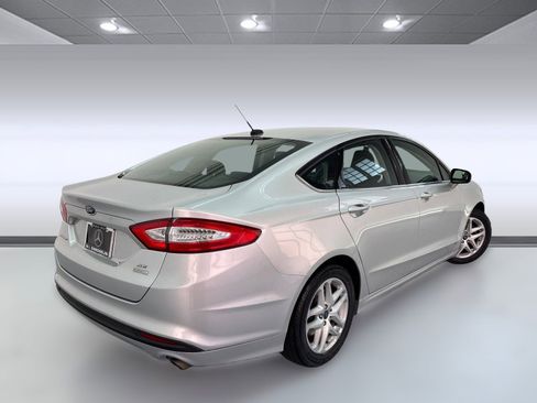 Used 2014 Ford Fusion SE image 8