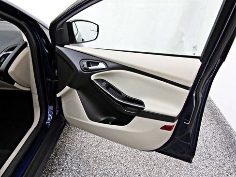 Used 2016 Ford Focus Electric Hatchback FWD image 13