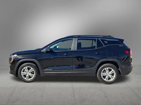 Used 2022 GMC Terrain SLE w/ Driver Convenience Package image 3