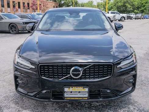 Used 2024 Volvo S60 B5 Core FWD image 2