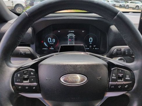 Used 2025 Ford Explorer Platinum RWD image 35