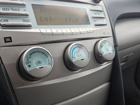 Used 2007 Toyota Camry SE image 9