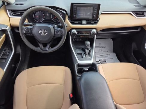Used 2021 Toyota RAV4 LE FWD image 8