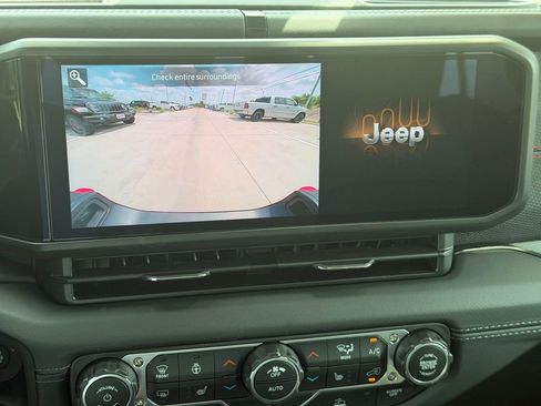 New 2026 Jeep Gladiator Rubicon w/ Steel Power Dome Hood Package AWD/4WD image 17