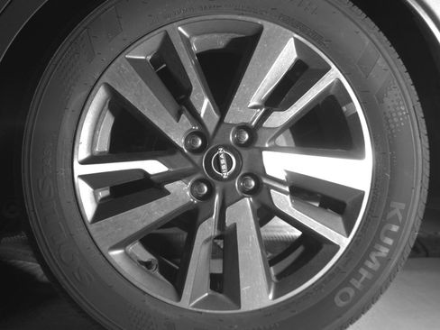 Used 2025 Nissan Versa SV image 14