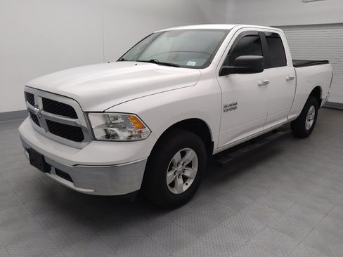 Used 2018 RAM 1500 Classic SLT AWD/4WD image 2
