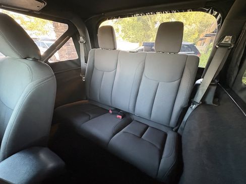 Used 2018 Jeep Wrangler Sport AWD/4WD image 22