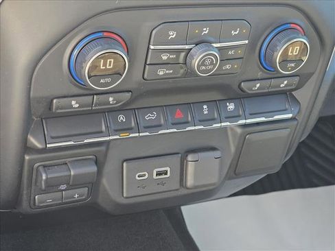 Used 2019 Chevrolet Silverado 1500 LT w/ Texas Edition image 18