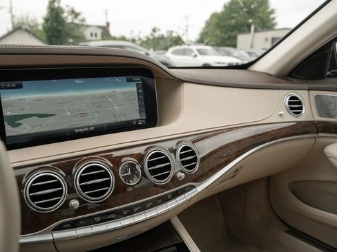 Used 2019 Mercedes-Benz S 560 4MATIC Sedan image 27
