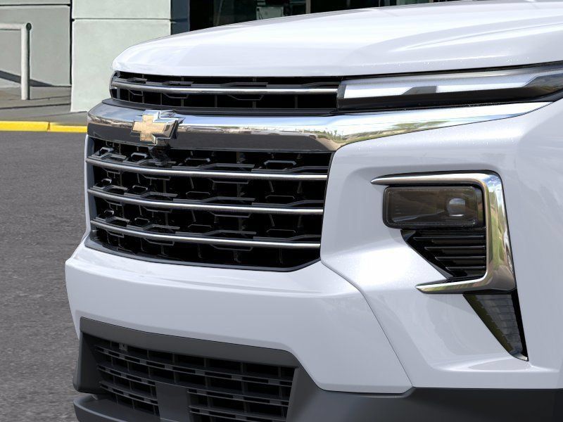 New 2027 Chevrolet Traverse LT w/ Driver Confidence Package FWD image 13