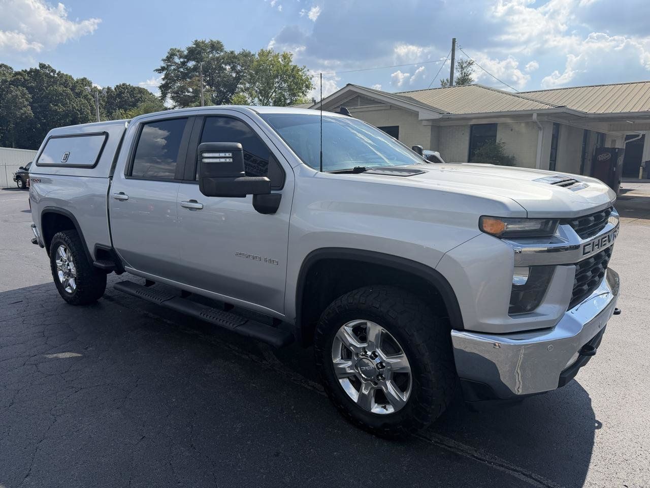 Used 2021 Chevrolet Silverado 2500 LT w/ Convenience Package AWD/4WD image 3