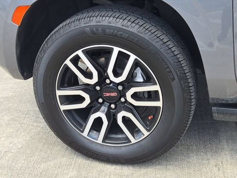 Used 2021 GMC Yukon AT4 w/ AT4 Premium Package AWD/4WD image 30
