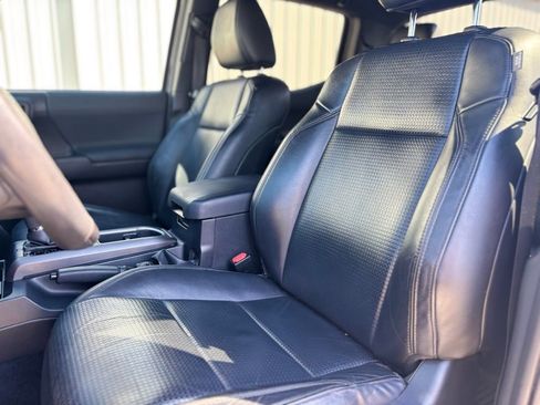 Used 2020 Toyota Tacoma TRD Sport w/ TRD Premium Sport Package image 10