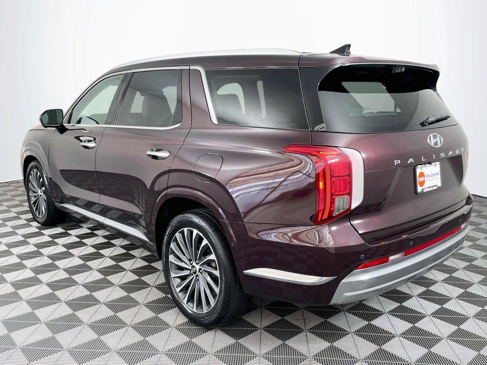 Used 2024 Hyundai Palisade Calligraphy FWD image 6