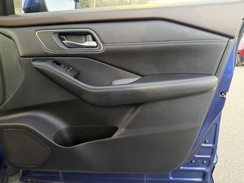 Used 2021 Nissan Rogue SV w/ Premium Package image 37