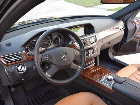 Used 2010 Mercedes-Benz E 350 4MATIC Sedan image 43
