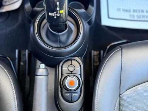Used 2022 MINI Cooper 4-Door Hardtop image 17