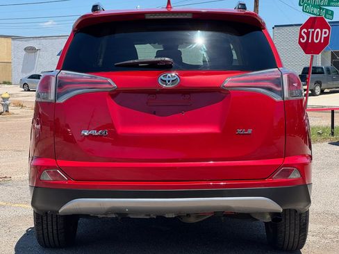 Used 2017 Toyota RAV4 XLE FWD image 6