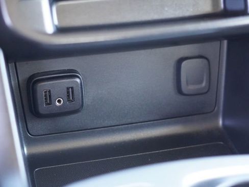 Used 2022 Chevrolet Colorado LT w/ Safety Package RWD image 33