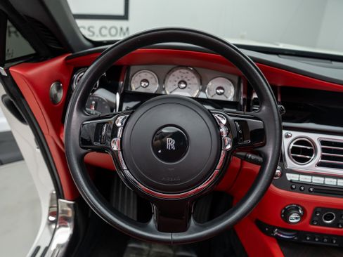 Used 2017 Rolls-Royce Dawn RWD image 68