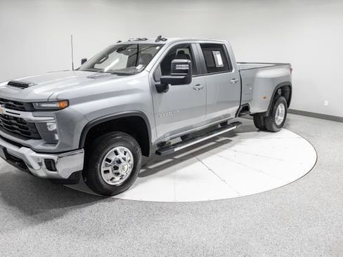 Used 2026 Chevrolet Silverado 3500 LT w/ All Star Edition AWD/4WD image 36