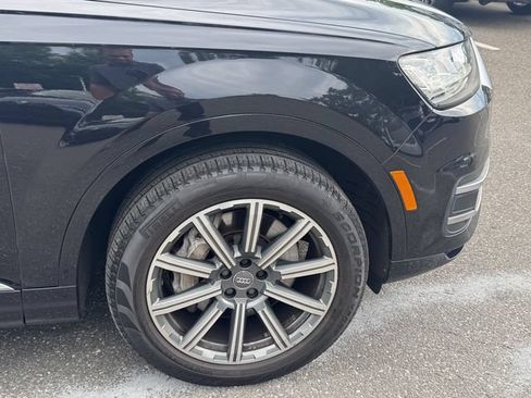 Used 2017 Audi Q7 3.0T Premium Plus w/ Premium Plus Package AWD/4WD image 9