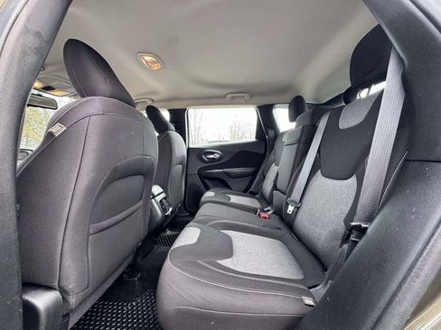 Used 2015 Jeep Cherokee Sport w/ Cold Weather Group image 14