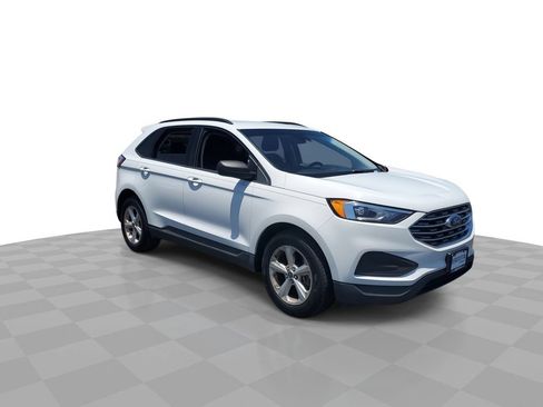 Used 2020 Ford Edge SE FWD image 2