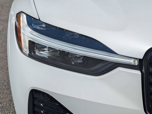 Used 2026 Volvo XC60 B5 Core image 10