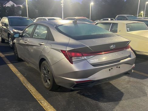 Used 2023 Hyundai Elantra SEL w/ Cargo Package image 6