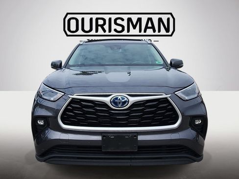 Used 2022 Toyota Highlander XLE AWD/4WD image 2