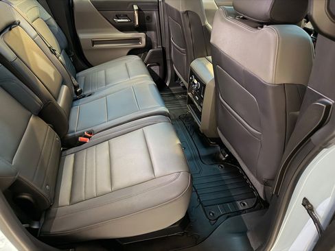 Used 2025 GMC Hummer EV 3X image 47