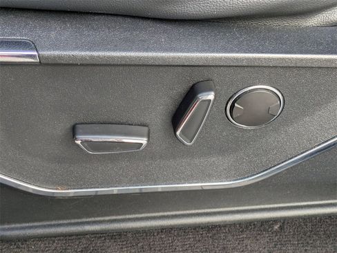 Used 2022 Ford F150 Lariat w/ Equipment Group 502A High image 24