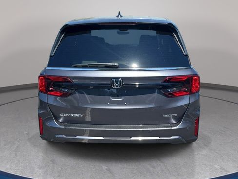 New 2026 Honda Odyssey Touring image 8