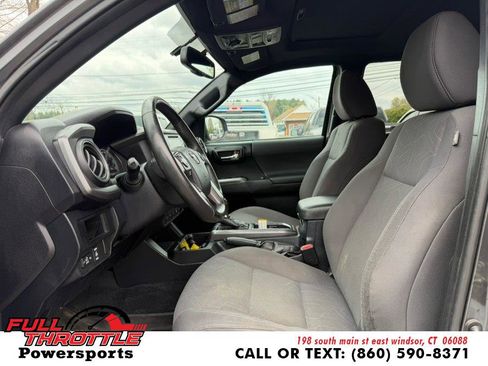 Used 2016 Toyota Tacoma TRD Off-Road w/ Premium & Technology Package AWD/4WD image 19