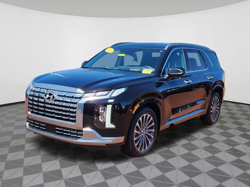 Used 2025 Hyundai Palisade Calligraphy AWD/4WD image 2