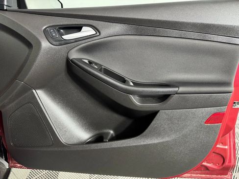 Used 2017 Ford Focus SE FWD image 35