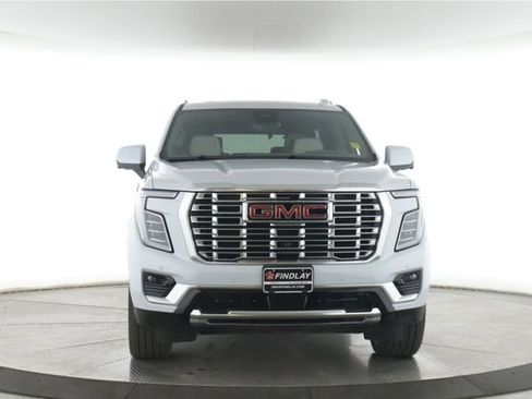 Used 2026 GMC Yukon Denali w/ Denali Reserve Package AWD/4WD image 12
