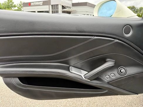Used 2015 Ferrari California T RWD image 40
