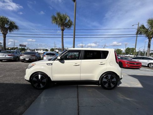 Used 2015 Kia Soul ! w/ Sun & Sound Package FWD image 5